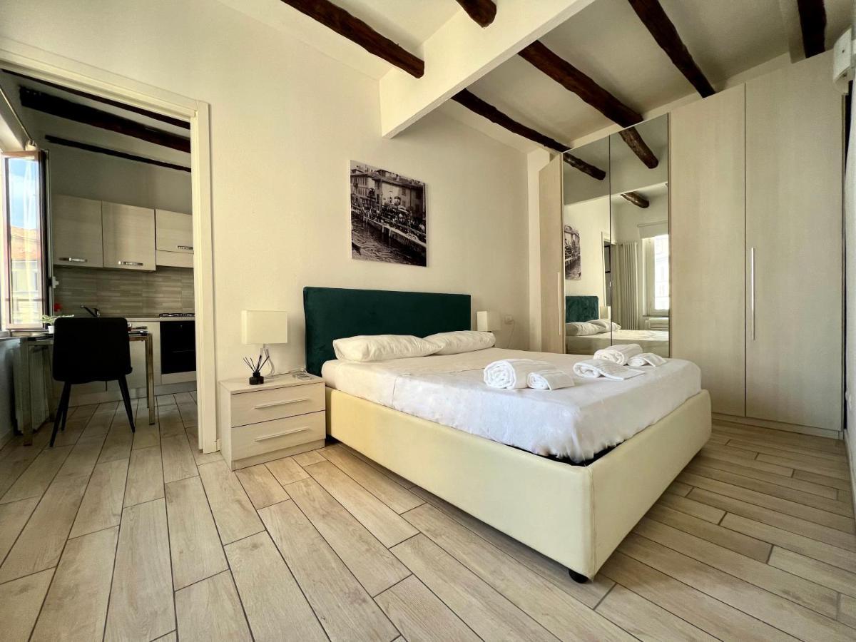 Beautiful View Navigli Apartment Milan Bagian luar foto